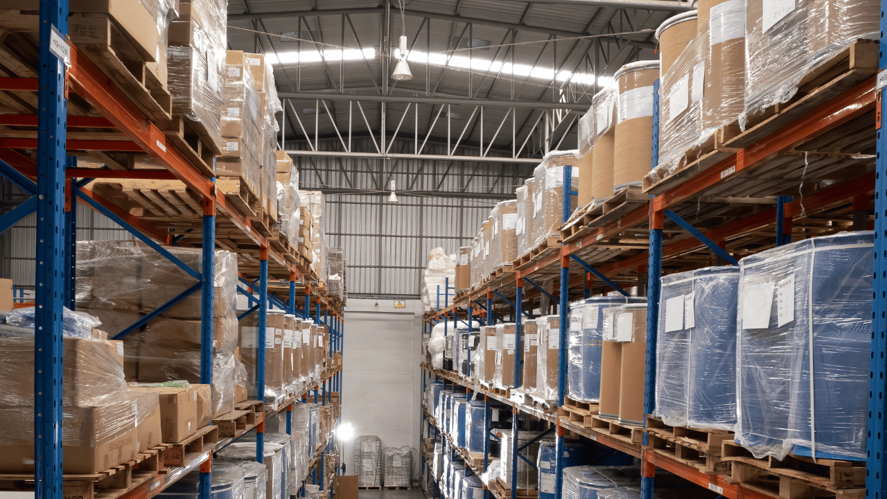 Equipe de distribuidora utilizando o melhor CRM para distribuidoras SAP Business One integrado ao ERP